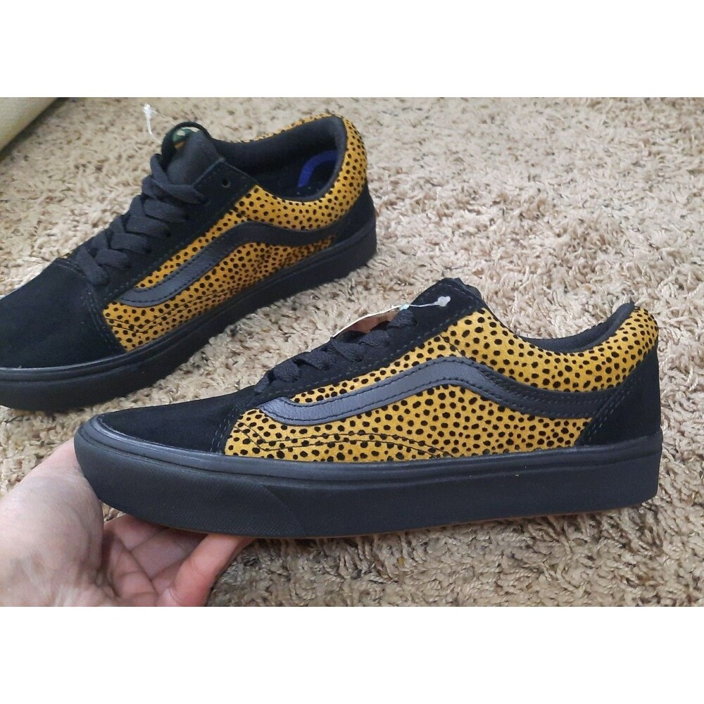 Vans ComfyCush Old Skool in the "Tiny Cheetah" (Black/Yellow) colorway - Picture 5 of 8